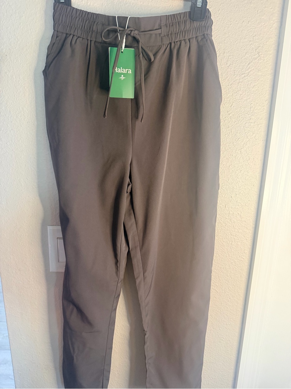 Halara Women’s Elastic-Waist Drawstring With Pockets Pants — Olive Gray